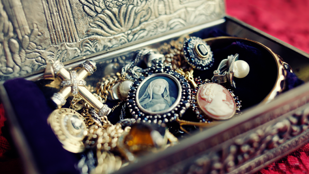 5 Reasons To Have An Estate Sale